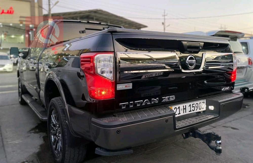 نیسان تایتان